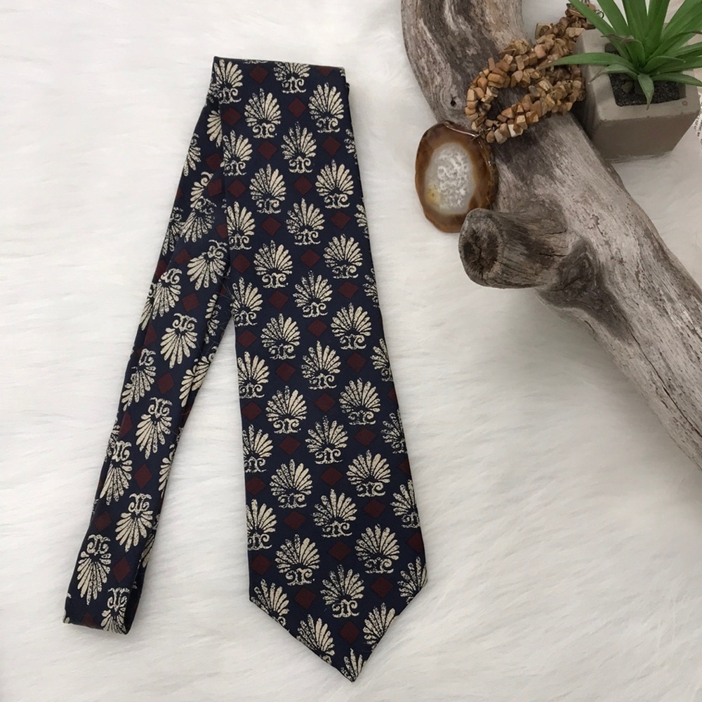 New Haven Neckwear Company 100% Silk Men's Tie